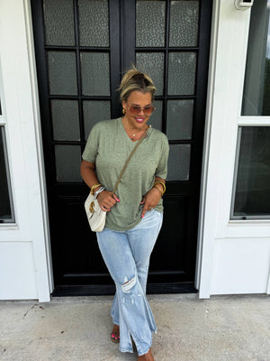 SADIE SOFT & SLOUCHY BOYFRIEND TEE: BROWN