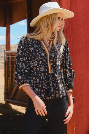 Ditsy Floral Printed Blouse in Black Floral S-3XL
