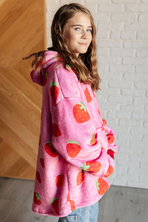 Kids Oversized Hoodie Blanket in Strawberry